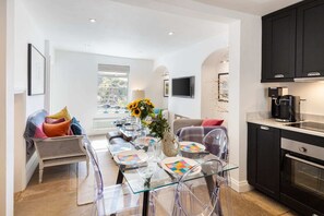 Voyagers' View, Whitby - Host & Stay