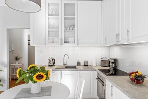 fully equipped kitchen