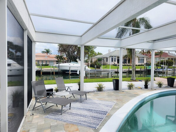 Bayview Paradise pool area