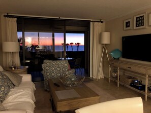 Seaplace G4-309 sunset view