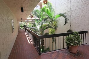 Seaplace walkway
