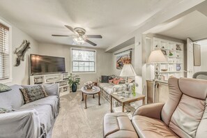 Living Room | Full Sleeper Sofa | 1st Floor | Flat-Screen TV | VCR | DVD Player