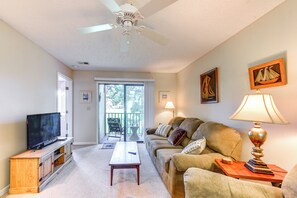 Living Room | Cable TV | Central A/C & Heating