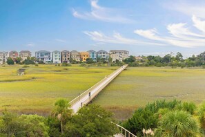 Welcome to Beachy Vibe! Where you will be a .4 mile walk from the beach