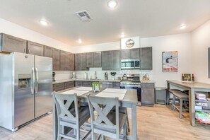 Kitchen | Cooking Basics | Dining Area