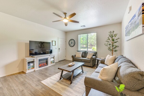 Flagstaff Vacation Rental | 2BR | 2BA | 1,257 Sq Ft | Step-Free Access