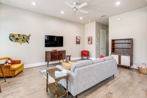 Living Room | 1st Floor | Free WiFi | Central Heating & Air Conditioning