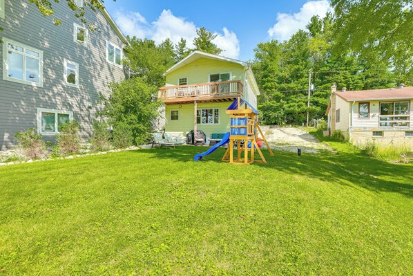 East Troy Vacation Rental | 3BR | 2BA | Steps to Enter | 1,428 Sq Ft