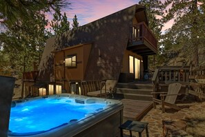 Tucked away in the serene Boulder Bay, Lark's Nest offers a luxurious retreat where meticulously selected design and exquisite aesthetics converge to craft an enchanting stay.