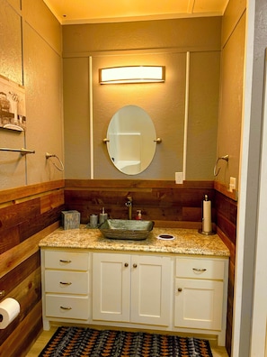 Master bedroom bathroom