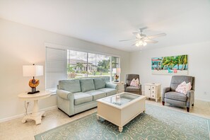 Living Room | Queen Sleeper Sofa