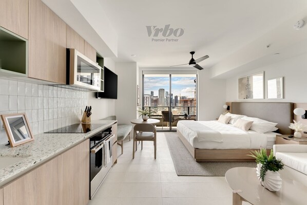 Stylish studio unit designed for comfort, featuring ample natural light!
