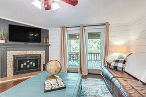 Living Room | Free WiFi | Smart TV