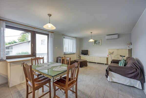 Living and dining room