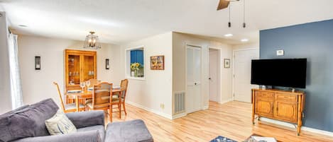 Salem Vacation Rental | 2BR | 1.5BA | 1,000 Sq Ft | Stairs Required