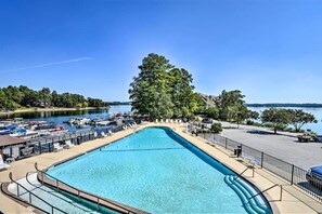 Keowee Key | Community Amenities | Marina | Tennis & Pickleball Courts