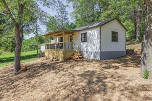 Exterior | Spacious Yard w/ Fire Pit | Single-Story Home