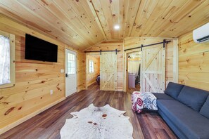 Living Room | Free WiFi | Smart TV | Central A/C | Twin Sleeper Sofa