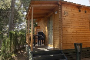 Außenseite Ferienhaus [Sommer]