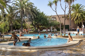 Holiday Home Swimming Pool
