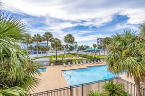 Grand Caribbean East 207 by PKRM