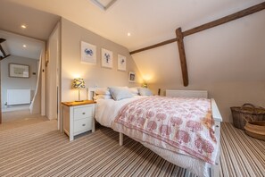 Gable End, Great Snoring: Master bedroom with 5' king-size bed