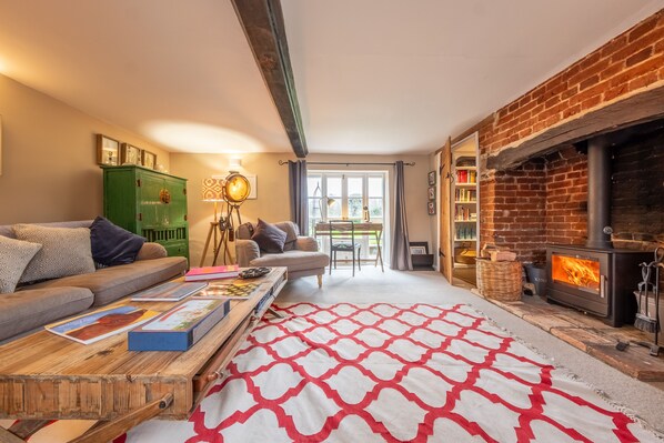 Gable End, Great Snoring: Cosy sitting room