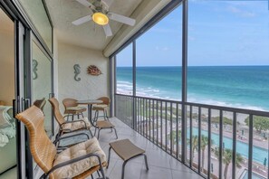 Seaplace M2-512 by FVC - Balcony and View