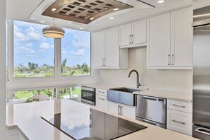 Sanctuary B202 by FVC - Kitchen