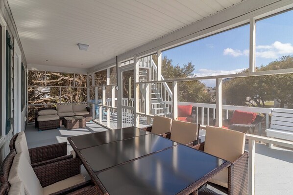 Screened In Porch