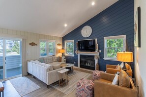 Mid Level Living Area