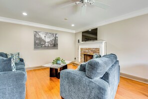 Living Room | Smart TV | Fireplace | 1st Floor