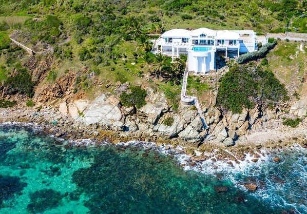 Amor de Mer, Luxury Oceanfront Villa in Sint Maarten offering amazing views