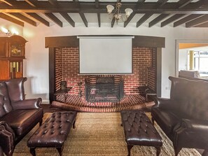 Living area | The Gables - Five Gables, Merstham