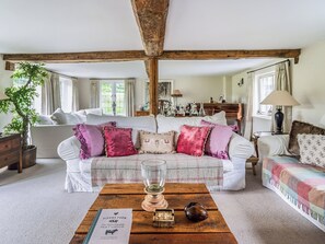 Living area | Holdens, Hartfield