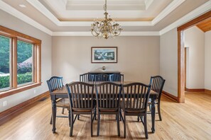 Indoors, Architecture, Building, Dining Room, Dining Table