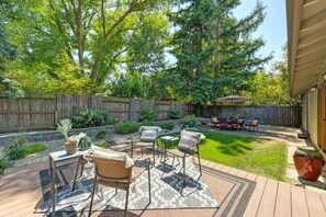 Nature, Outdoors, Yard, Garden, Indoors