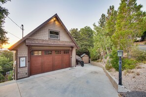 Cabin Exterior | 4 Decks | Sweeping Mountain Views | Free WiFi