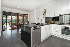 Full kitchen