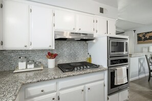 full size kitchen