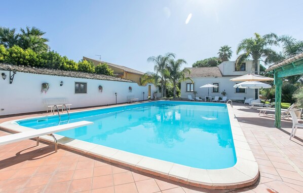 pool