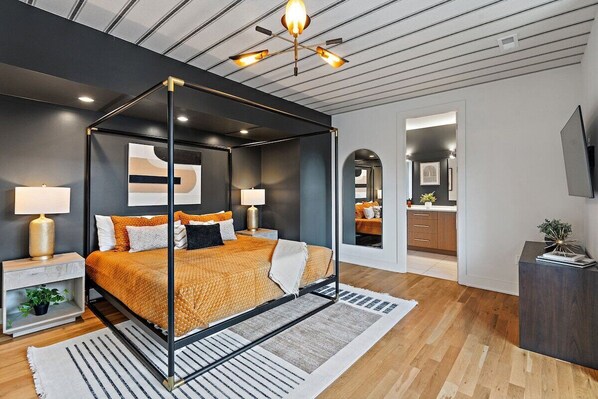King Bedroom 