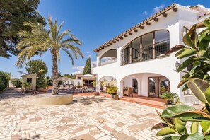 Casa Lujo ground floor villa in Moraira 
