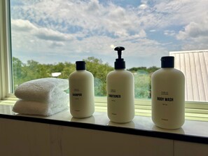 Bathroom amenities