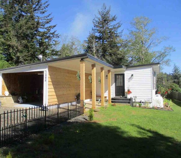 Anita’s Roost -We can’t wait to accommodate your stay.