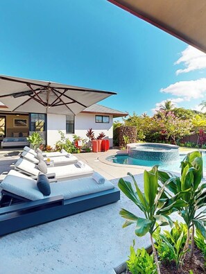 The home is complete witha  private pool, spa, and plenty of loungers! 