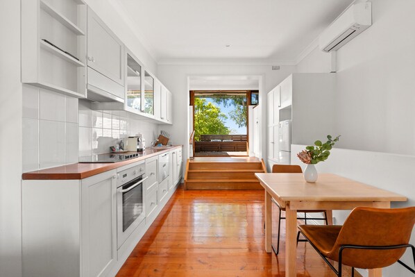 Kitchen/Dining Area