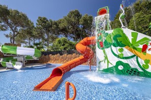 Holiday Home Swimming Pool