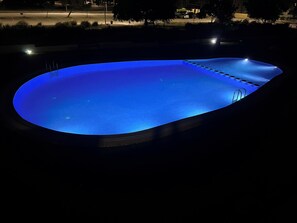 Piscina de noche