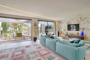 Light filled and inviting living quarters